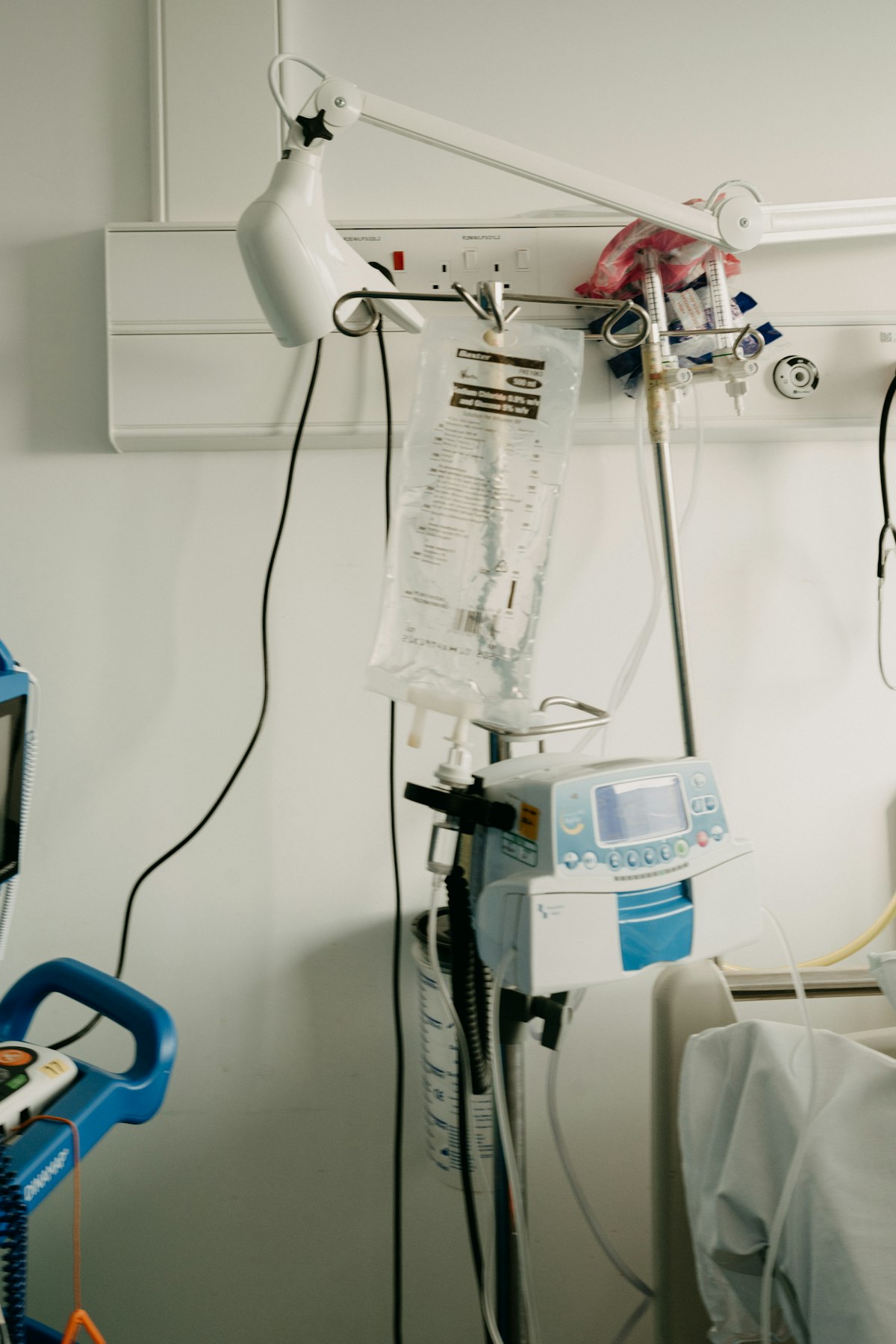 Philips Patientenmonitor im OP-Setting (Stock-Foto)
